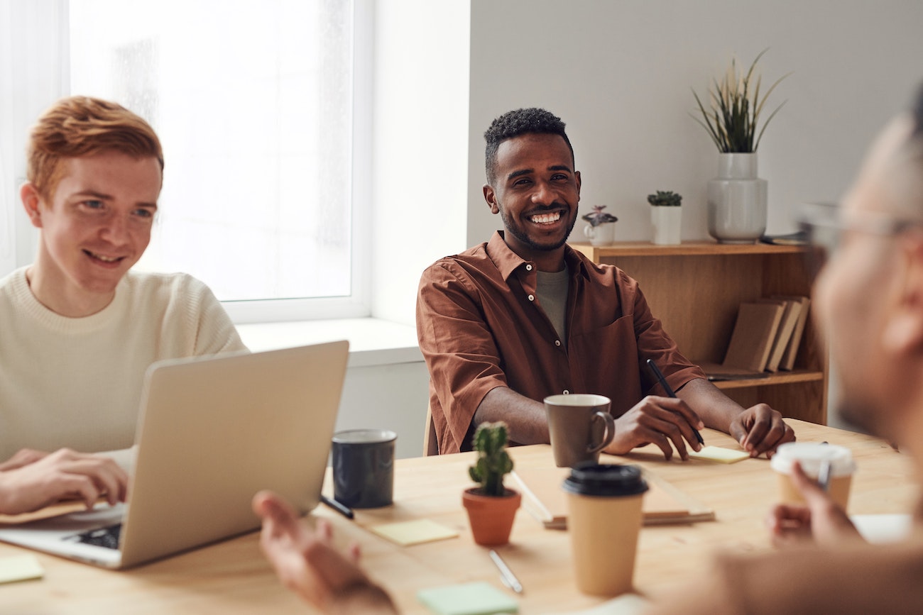 How To Build An Employee Recognition Program That Inspires Motivates