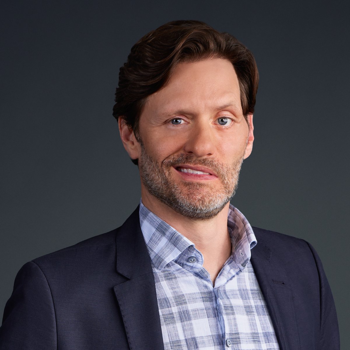 1342_JulioDuffooPhotography_DavidHassell_15Five_22_09_28 1_LargeSquareCrop