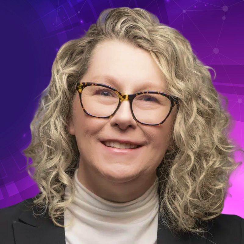 Laura Queen headshot